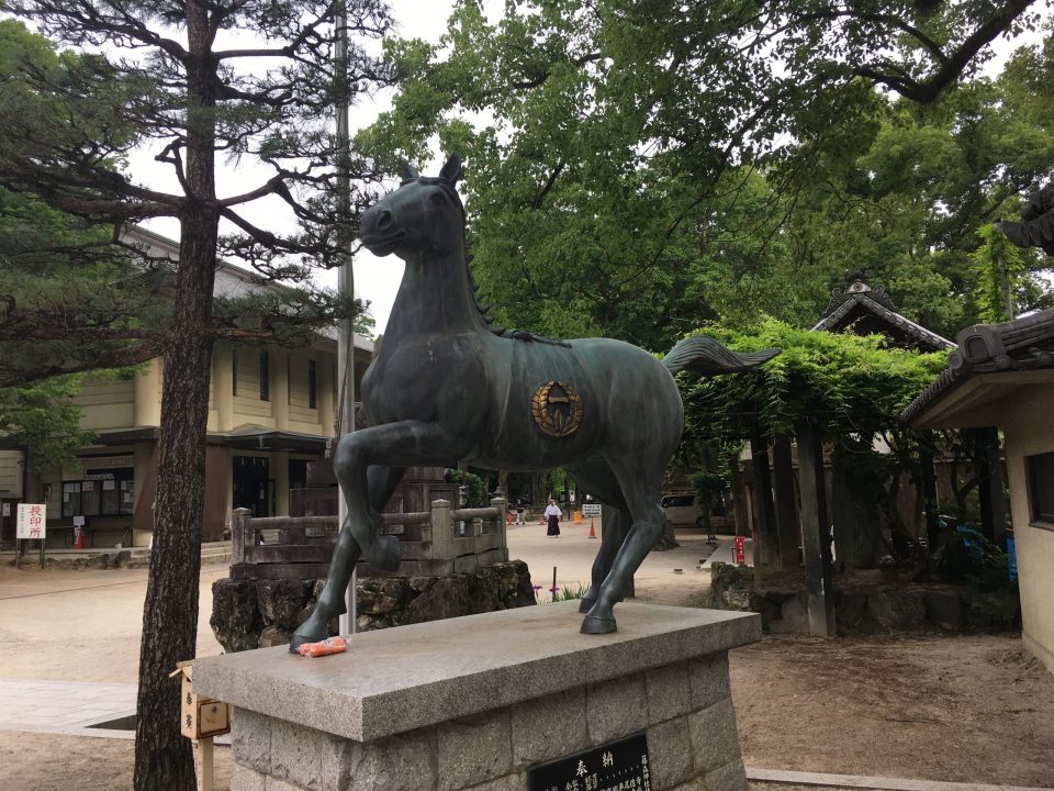 藤森神社 神馬像